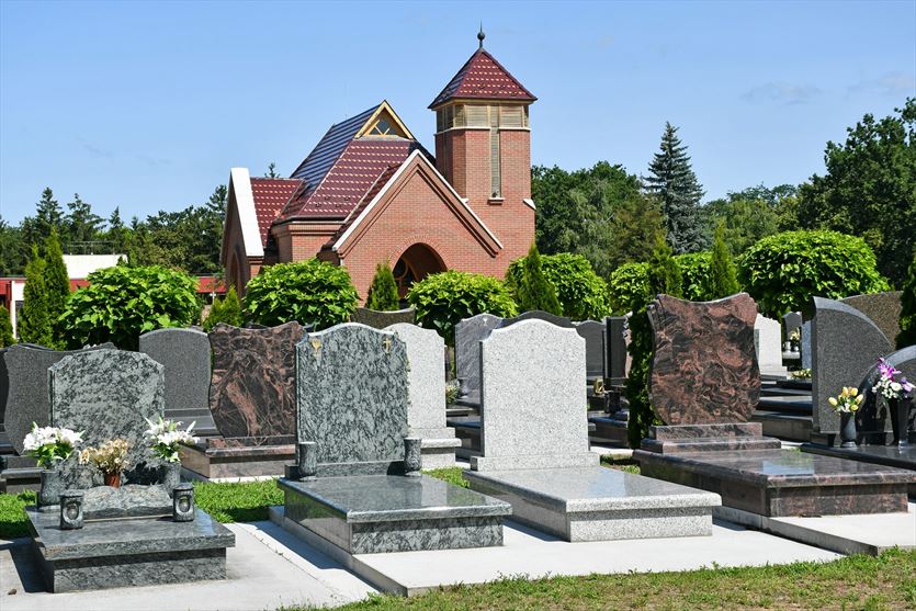 Produkcja nagrobków i innych wyrobów granitowych, Usługi Grabarsko-Kamieniarskie Robert Knapik, Kornatka